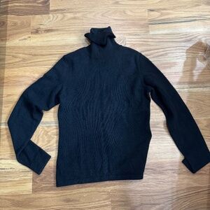 Ann Taylor Cashmere turtleneck. Size XS